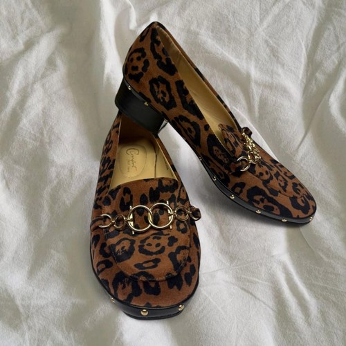 Studded Quiet Luxury Office Work Leopard print loafers Gold Hardware W Size 7