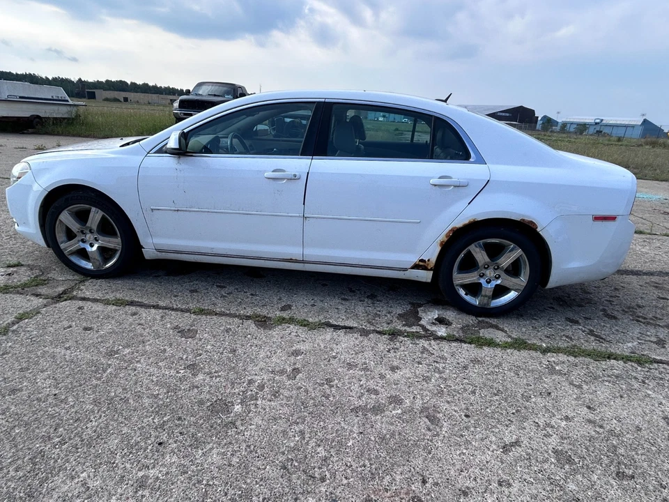 Chevrolet Malibu 2008-2012 guantera usada 22775887 OEM Foto 3 de 4