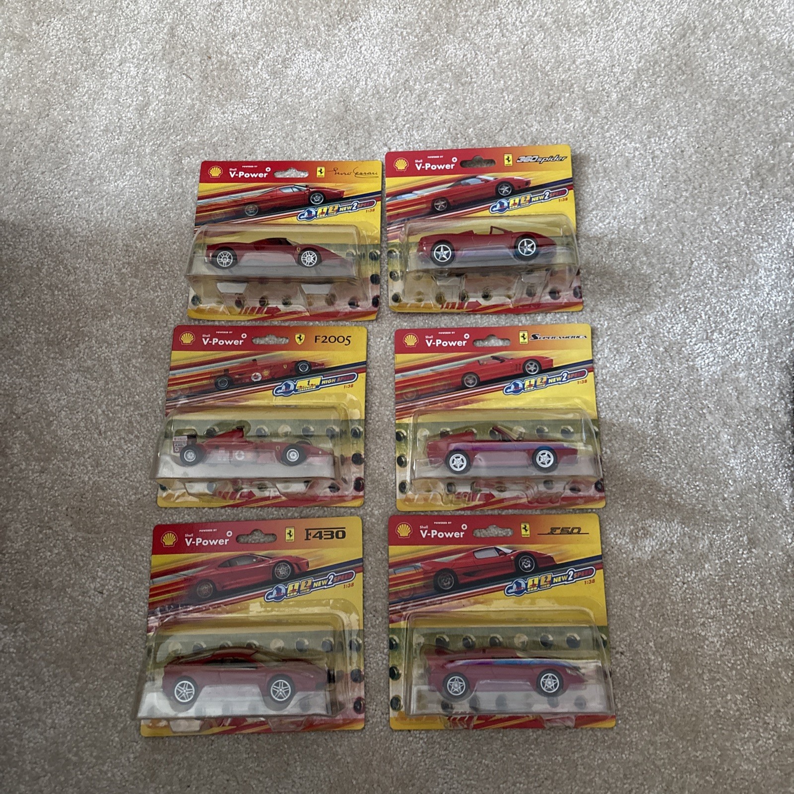 6 x Coches modelo Ferrari Shell V-power escala 1:38 - nuevo fantástico juego de 6