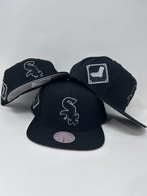 MLB Mitchell & Ness Logo Eclipse SnapBack Chicago White Sox Cap