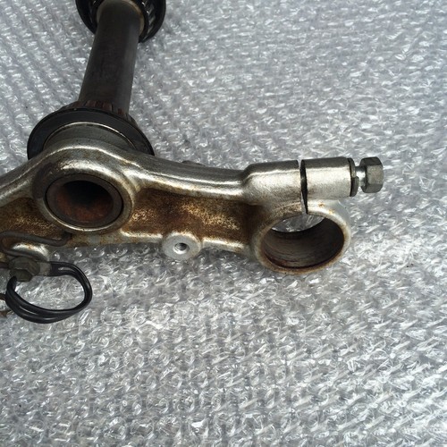 Suzuki GS 500 GS500 Head Stem And Lower Clamp 2002 - Picture 7 of 9
