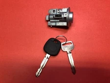 2006-2011 TOYOTA YARIS IGNITION LOCK CYLINDER SWITCH 2 KEYS NEW IL852