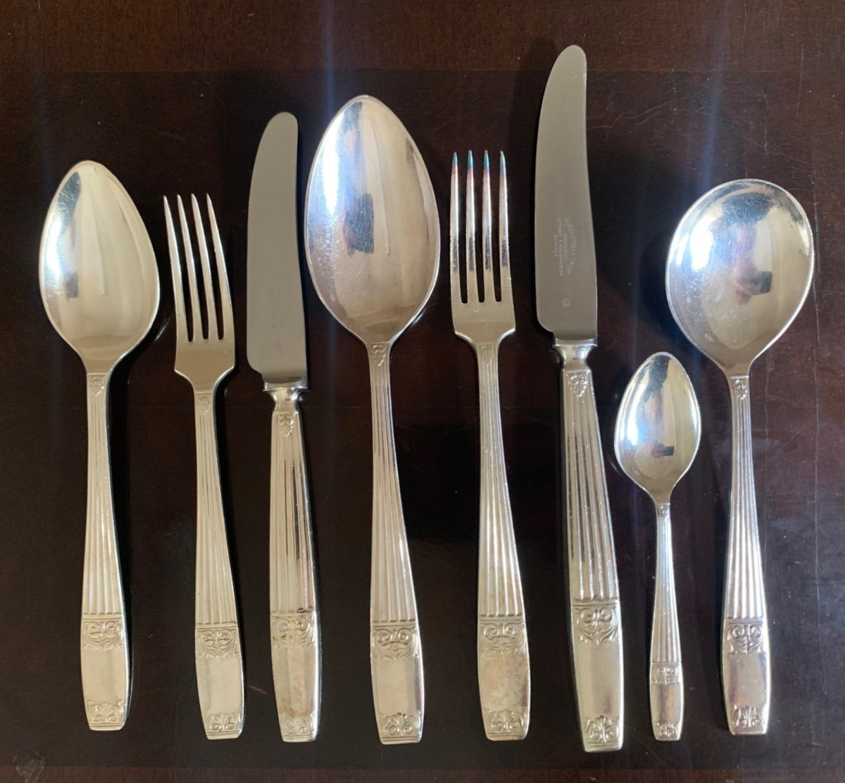 ELKINGTON & CO Silver Plated 44 Piece Canteen of Cutlery in