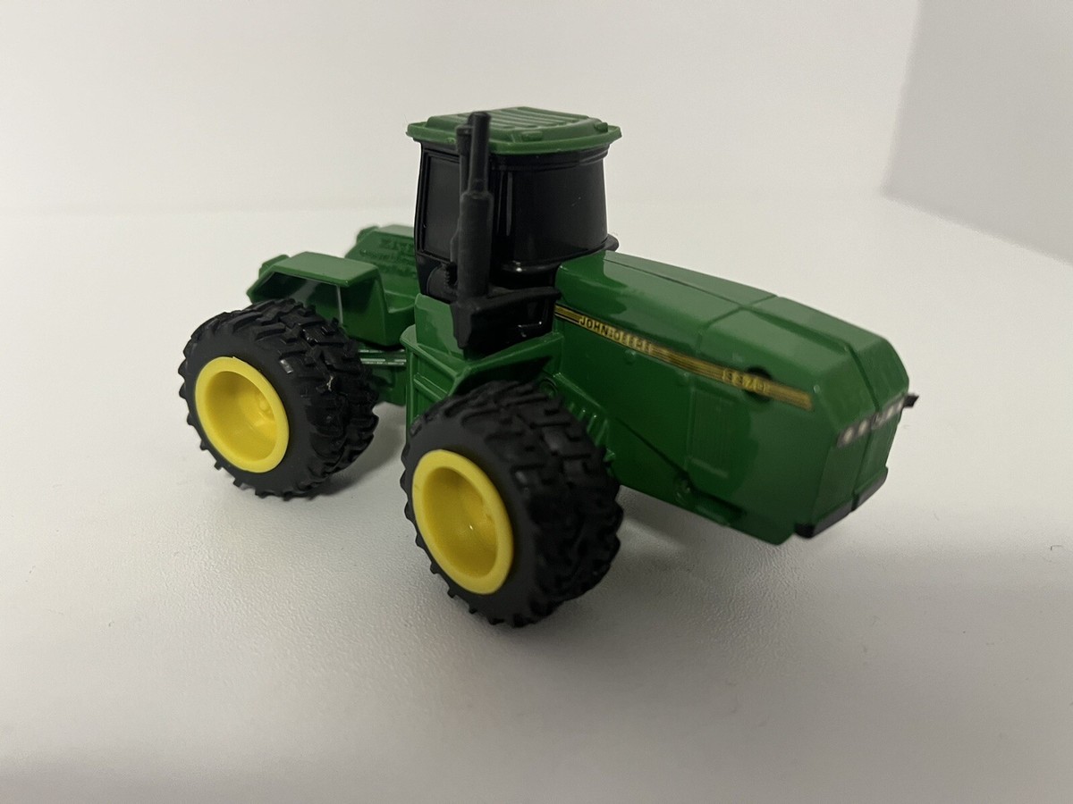 1/64 ERTL John Deere 8870 4X4 WITH DUALLS FARM TOY COLLECTIBLE