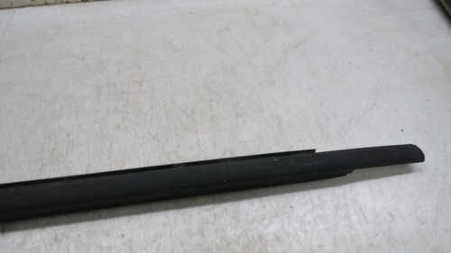2016-2019 Ford Explorer OEM Right Front Door Window Belt Molding - Picture 4 of 9