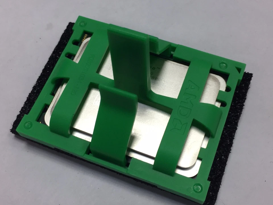 AMD Opteron 6166HE 1.8Ghz 12-Core Processor OS6166VATCEGO 633545-001 596136-002 - Image 3 of 4