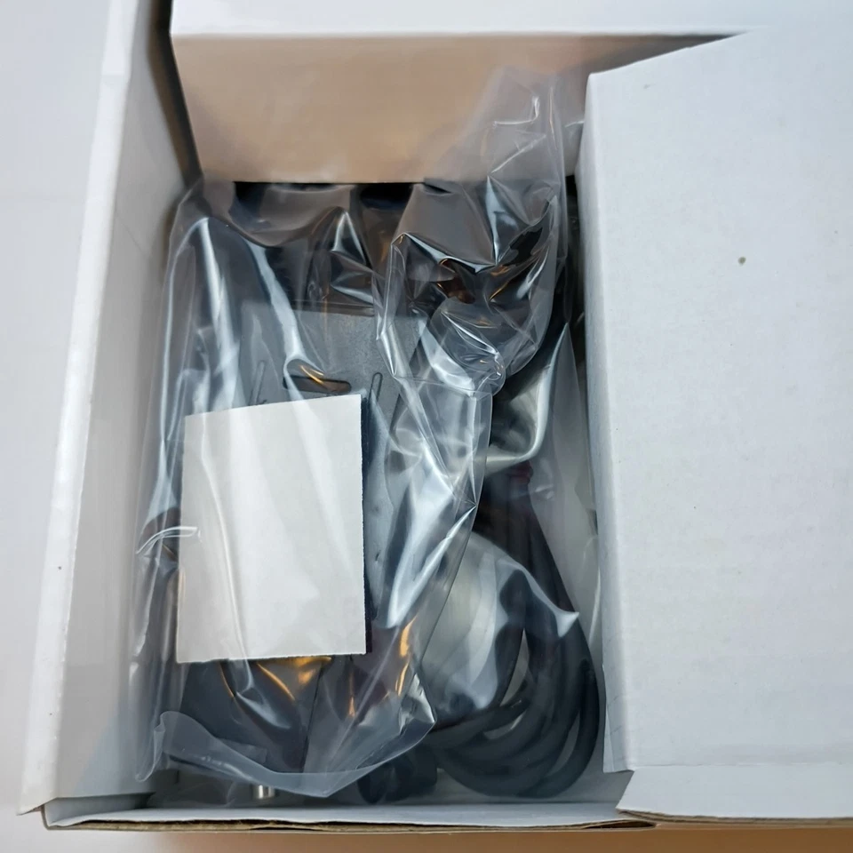 Cobra SL5 GPS Safety Locator Complete and Brand New with Box - Image 3 of 4