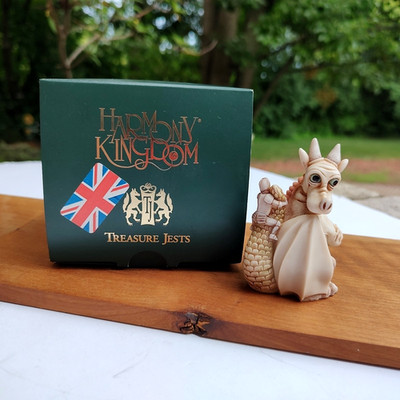 Harmony Kingdom Guest of Honor Dragon vs Saint George UK Made Box Figurine