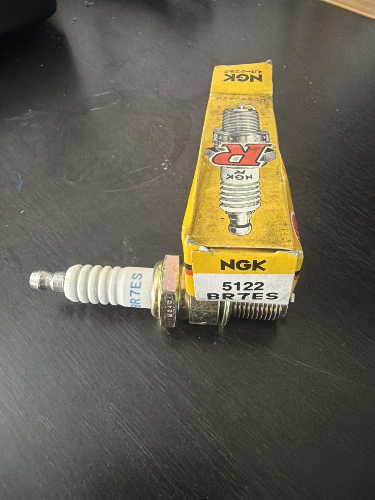 New NGK 5 Pack of BR7ES Spark Plug Plugs 5122