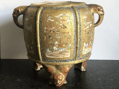 STUNNING RARE ANTIQUE JAPANESE MEIJI PERIOD SATSUMA PORCELAIN FOOTED VASE