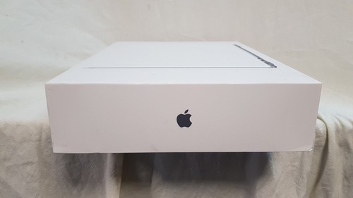 Apple a3113 Genuine Original Empty Box for 13" M3 MacBook Air - Picture 6 of 11