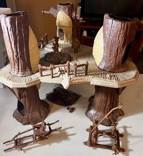 Star Wars Ewok Village Playset nearly complete 1983 ROTJ Original No Repro