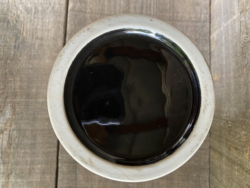 Jarrón vintage asiático oriental de 8" negro con adornos dorados flores de pavo real Kutani usado en excelente estado - Imagen 6 de 6