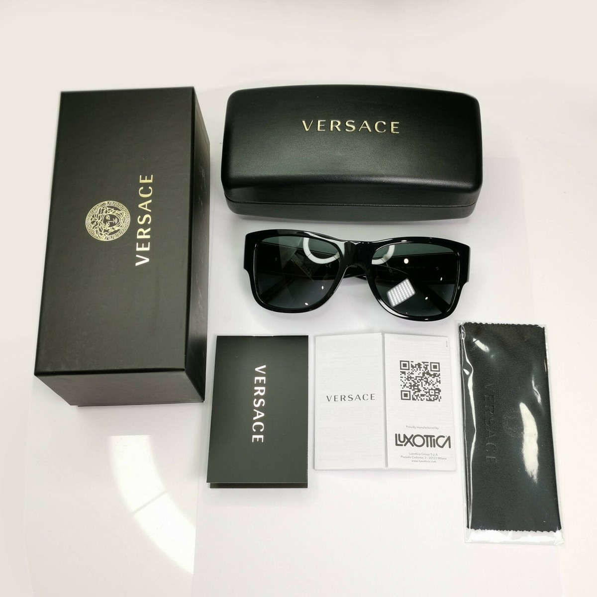 VERSACE エンヘリッシュミティスカト 76HAE8B6J0124 899 Versace Gold Medusa Sunglasses Black Square Fashion Designer