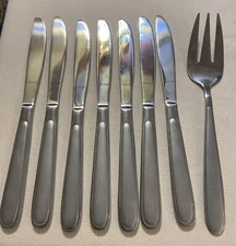8 Piece Oneida Table Knife & Salad Fork