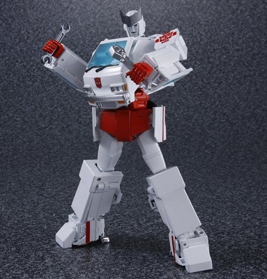 Masterpiece MP-30 Ratchet Nissan Cherry Vanette Transformers