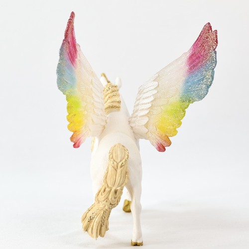Schleich Fantasy Bayala Ilaya with Rainbow Wings on Winged Rainbow Unicorn 70576 - Picture 10 of 12