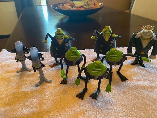 McDonalds Happy Meal 2006 Dreamworks Flushed Away & Monsters vs