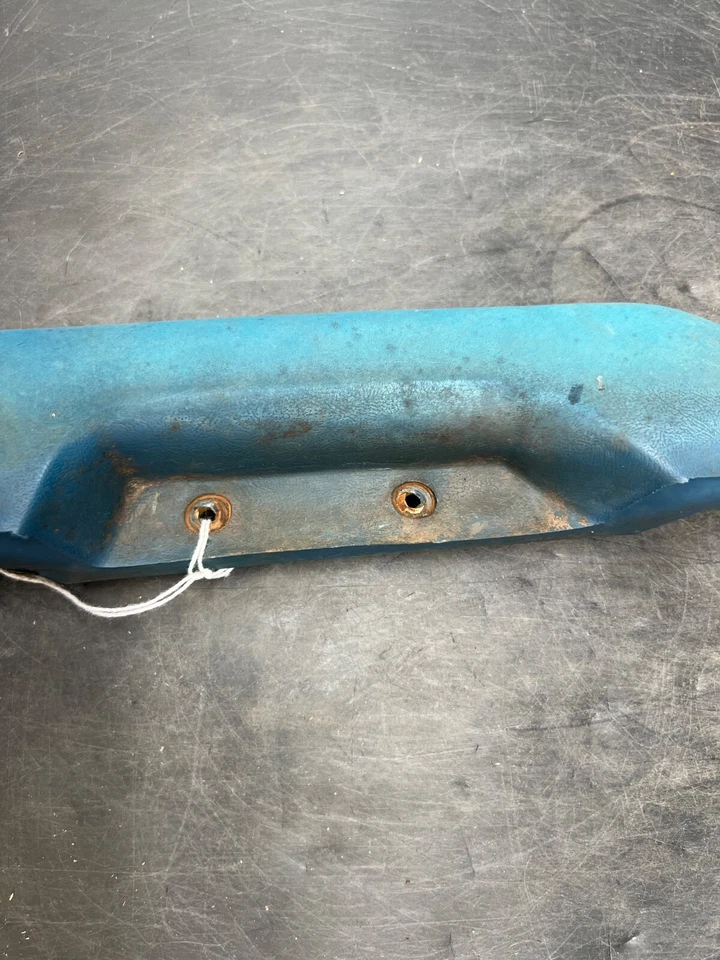 1982-1987 Chevrolet GMC S10 S15 OEM Driver Door Arm Rest Grab Handle 20235108 - Image 4 of 4