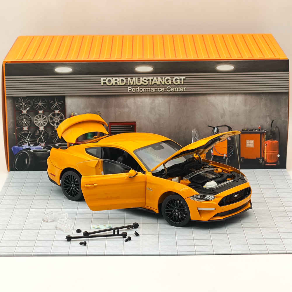 限定値下げDIECAST MASTERS FORD MUSTANG GT2019 1/18 DM Model Replicas Ford Mustang GT 2019 Orange Fury RHD