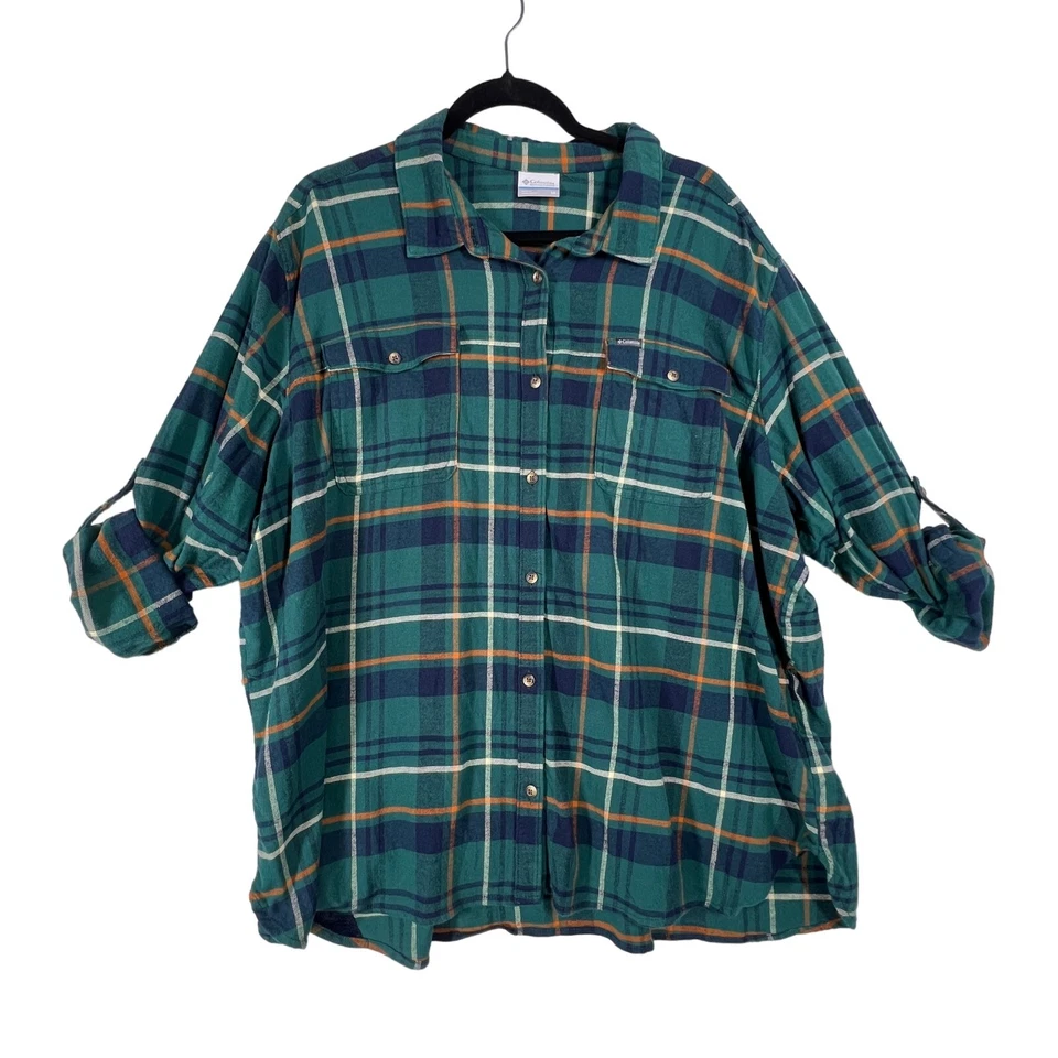 Top delantero con botones Columbia para mujer talla grande 3X lengüeta enrollable de franela a cuadros verde Foto 2 de 4