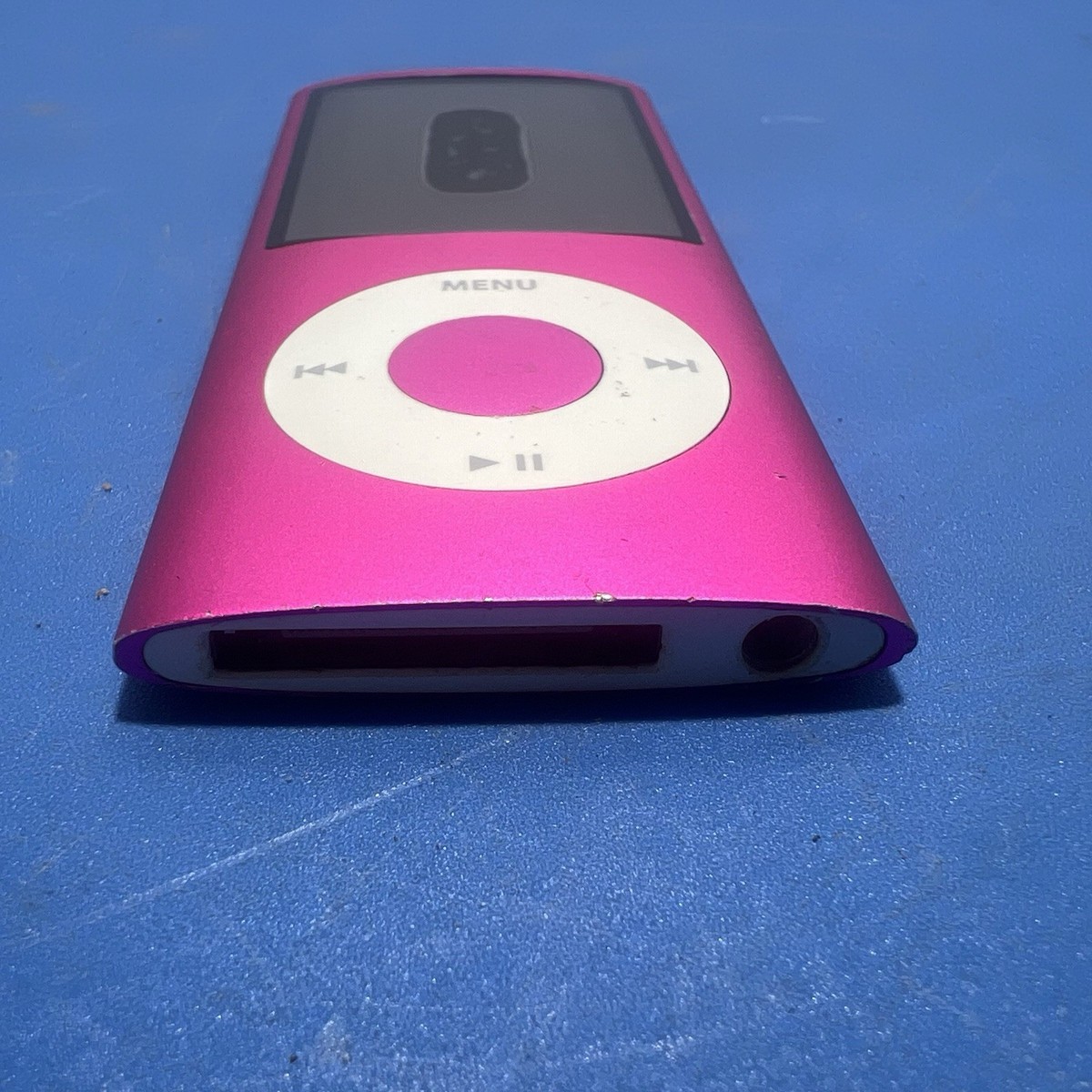 Apple iPod Nano 4th Gen 8GB Pink – Works Plugged In Only, Screen