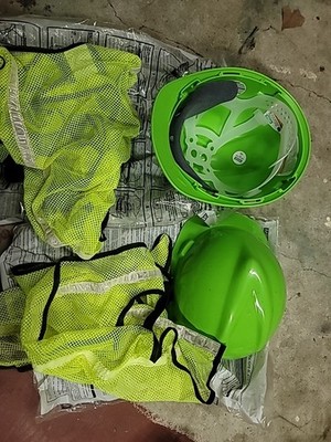 2 MSA MEDIUM TYPE I PROTECTIVE HELMET, GREEN*USED*  -FREE SHIPPING-
