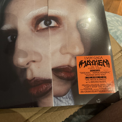 レディーガガ 直筆サイン Lady Gaga Mayhem レディー・ガガ MAYHEM CD サインアートカード入り レディー・ガガ