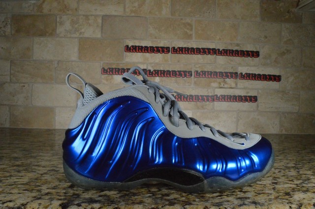 Nike Women s Air Foamposite One Shoe 9.5 M ...Amazon.com
