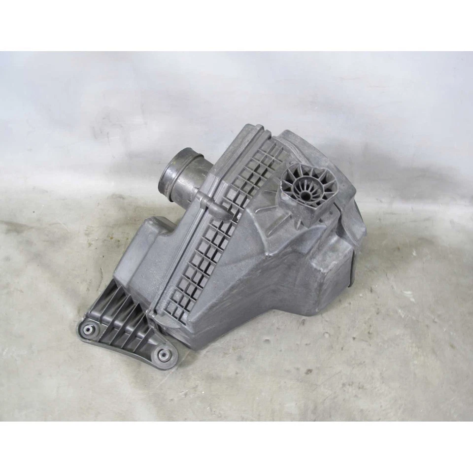 2006 BMW E90 E91 325i 330i 3-Series Air Intake Filter Housing Silencer Box OEM — 第 3/4 张图片