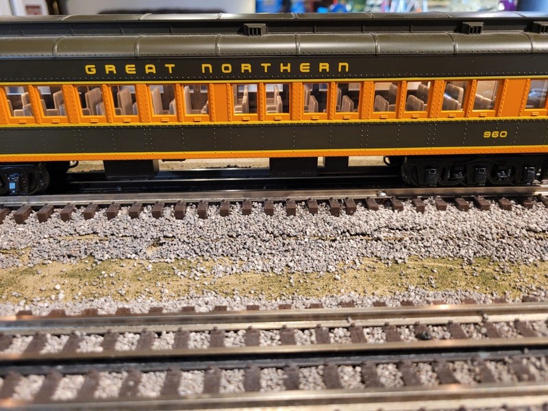 MTH GREAT NORTHERN Passenger 5-Car 60' MADISON set - this style is rare
