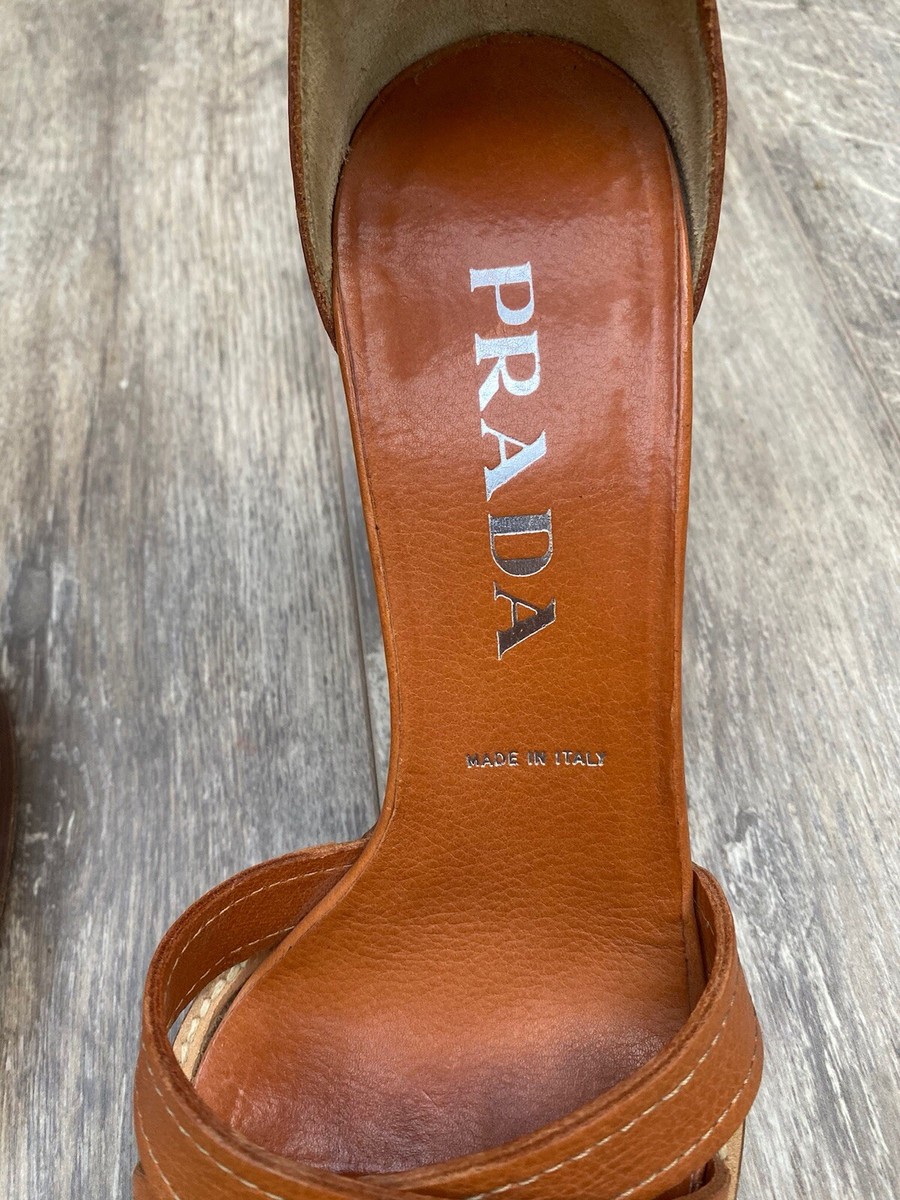 【美品】【完売品】PRADA エナメルレザー ストラップヒール 39 PRADA - イタリア製 プラダ PRADA エナメルレザー レースアップ
