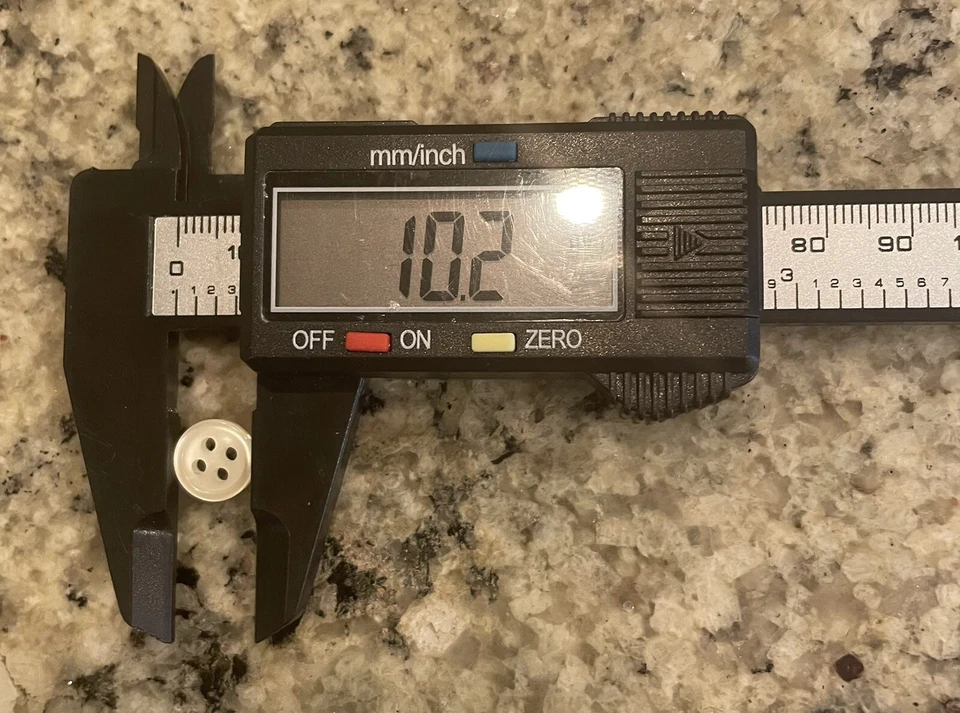 10x White Shell Frosted Polished Ivory 4 Hole Shirt Buttons 10mm - Image 4 of 4