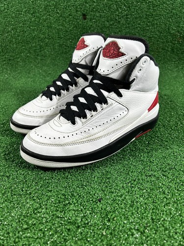 Size 5Y(GS) - Jordan 2 Retro 2022 Mid Chicago - Picture 4 of 10