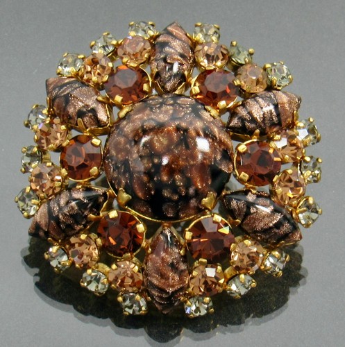 Unbranded Goldstone Art Glass & Rhinestone Brooch Vintage Gold Tone
