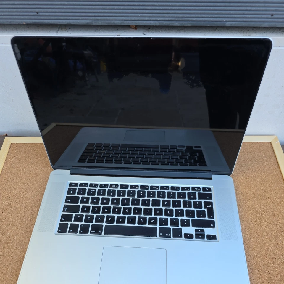Apple MacBook Pro Retina 15.4" Mid 2012 128GB SSD 8GB Ram 2.3GHz i7 New Battery - Image 4 of 4