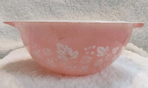 Pyrex Pink Gooseberry Cinderella Bowl #442,  1.5  Quart Vintage