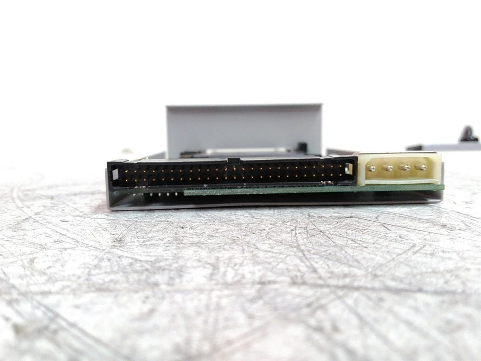 Unidad de datos de estado sólido SCSI Adtron SDDS-04AC-SA01 3,56" PCMCIA a adaptador SCSI Foto 3 de 4