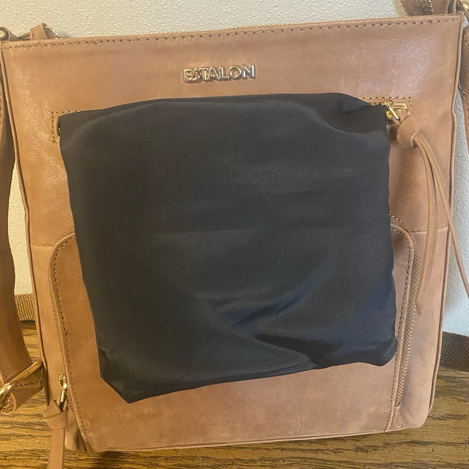 Bandolera delgada Estalon para mujer de cuero marrón con cierre de cremallera Foto 3 de 4