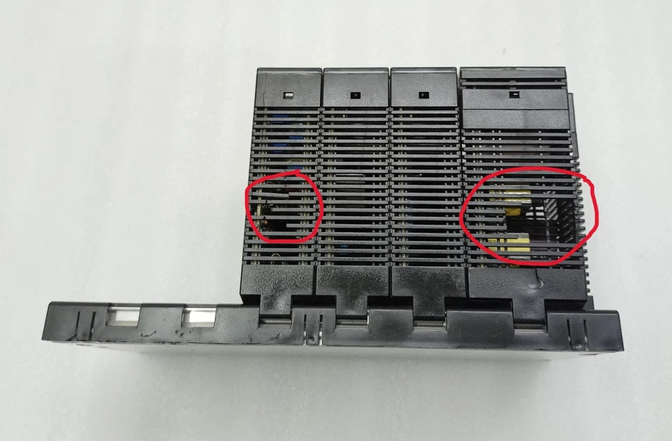 GE Fanuc Series 90-30 Programmable Contrôleur IC693CPU311-AD Base - Photo 4/4