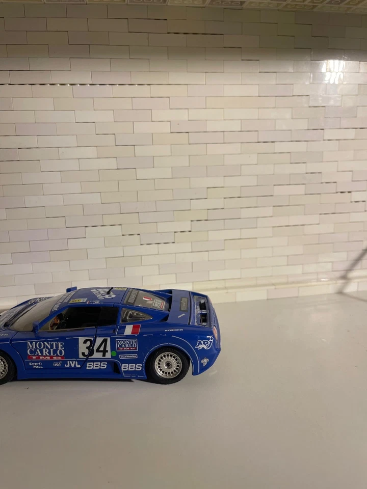 lotto 2 modellini scala 1:24, bugatti 11gb, jaguar xj220 - Immagine 4 di 4