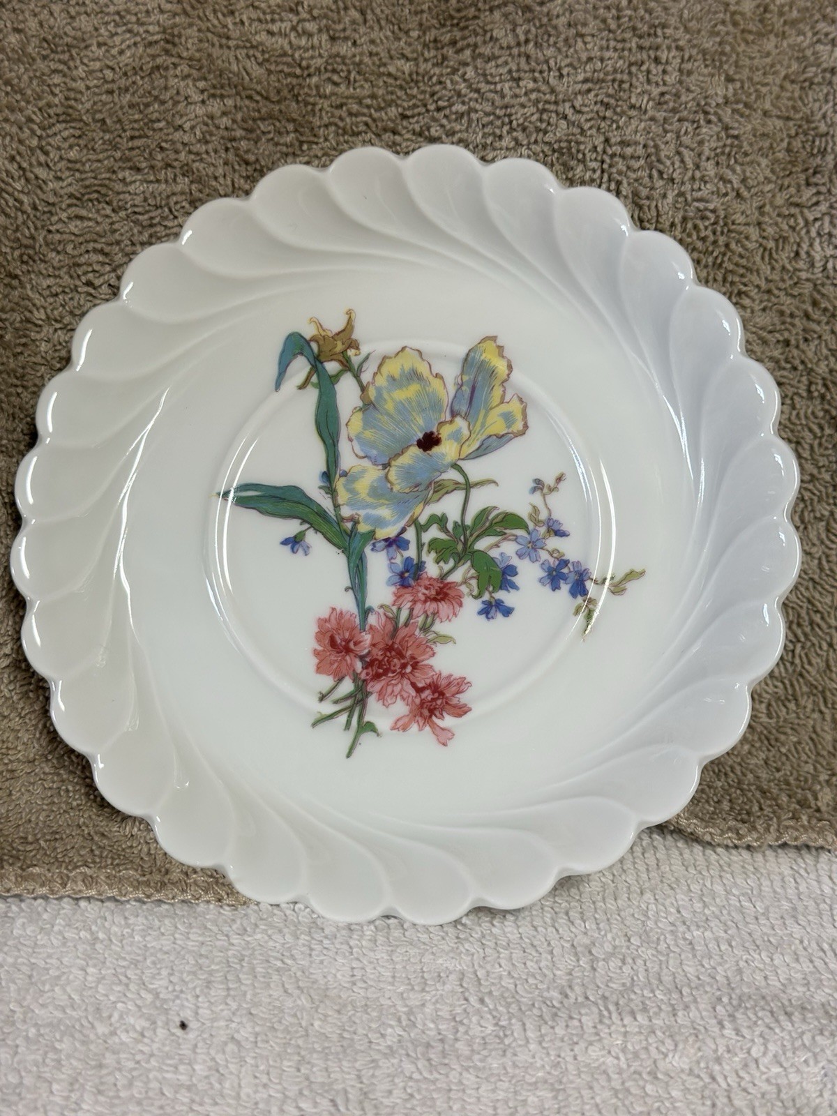 Vintage Haviland Limoges Torse Fleurs et Fruits de Saxe saucer, France