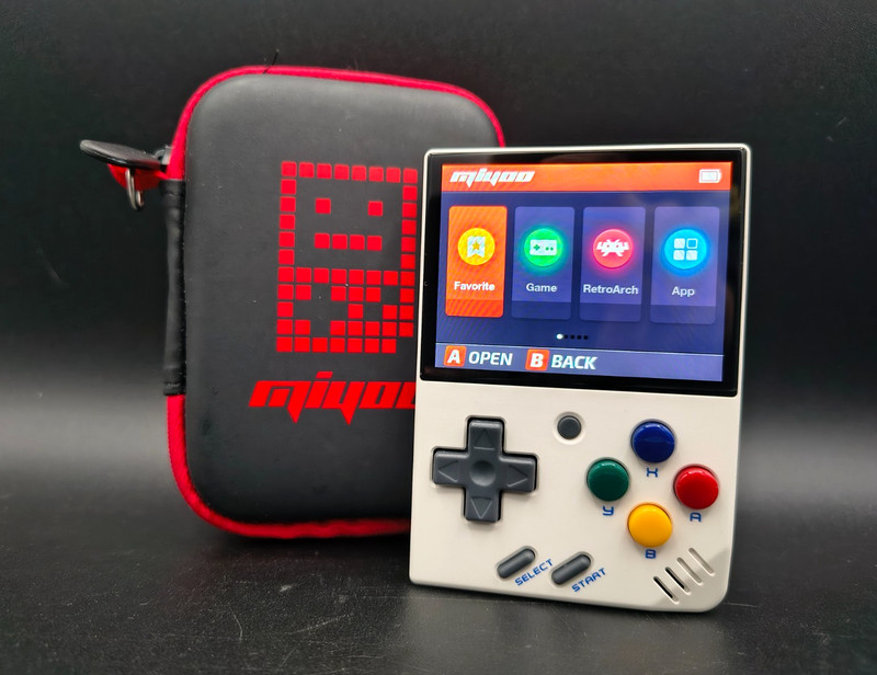 Miyoo Mini 3.5" IPS Retro Handheld Console + Case + 32GB SanDisk - LIKE NEW
