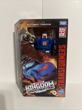 Transformers Kingdom TRACKS Deluxe Class Figure WFC-K26 NEW War For Cybertron