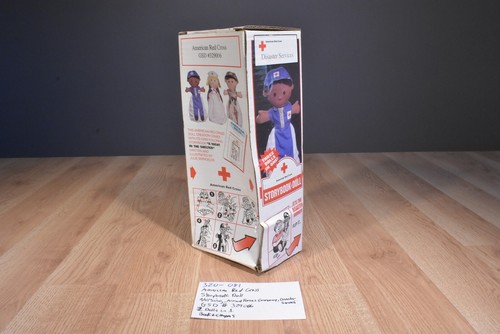 Muñeca libro de cuentos de la Cruz Roja Americana (320-081) - Imagen 2 de 7