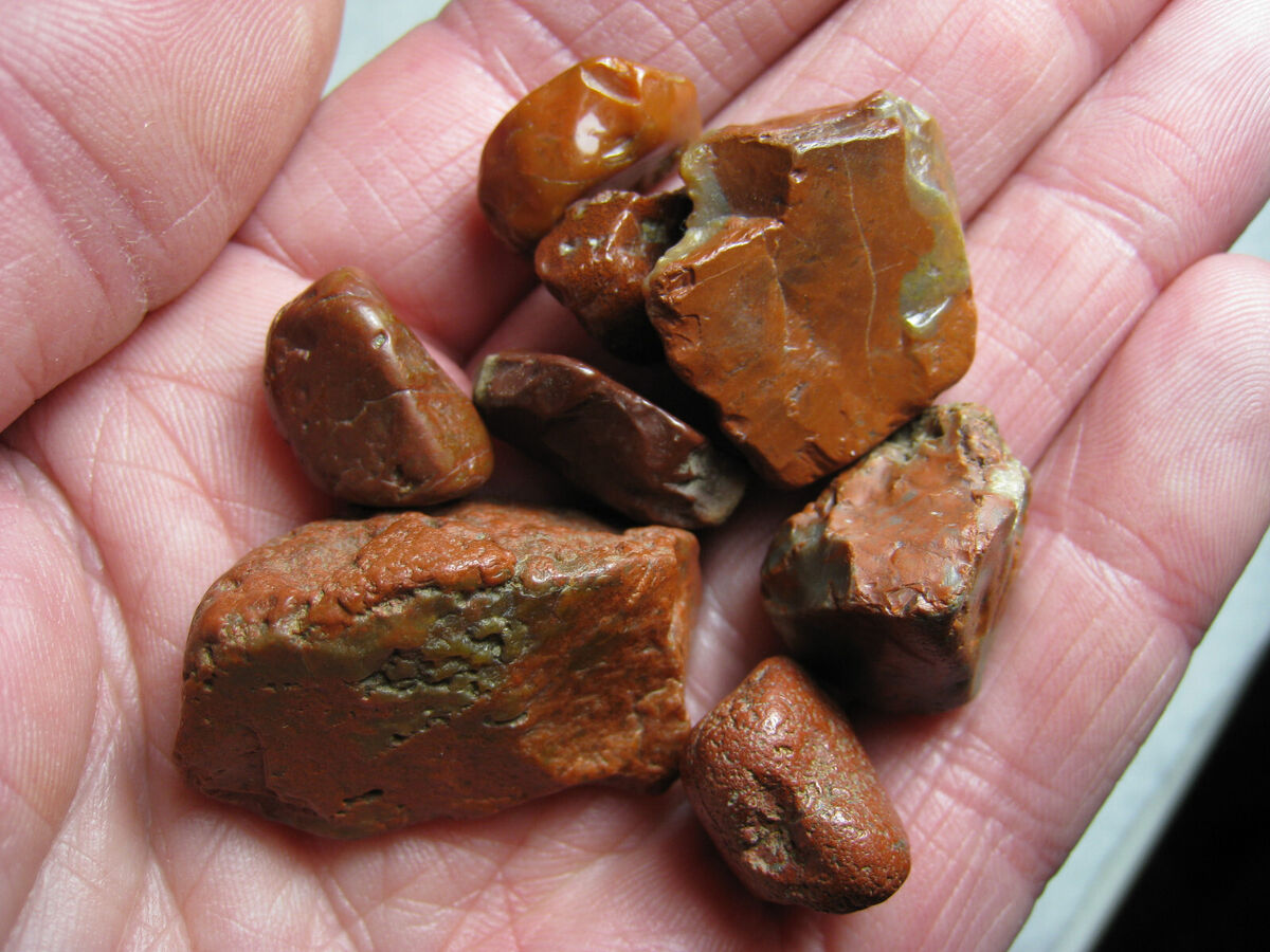 Primo Red Chalcedony Quartz Agate Jasper Stone Lot - E Primo Red Chalcedony Quartz Agate Jasper Stone Lot - E