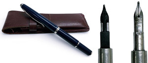 Pilot Fermo Fountain Pen Navy K18 Nib M  / Character Width Good condition Rare