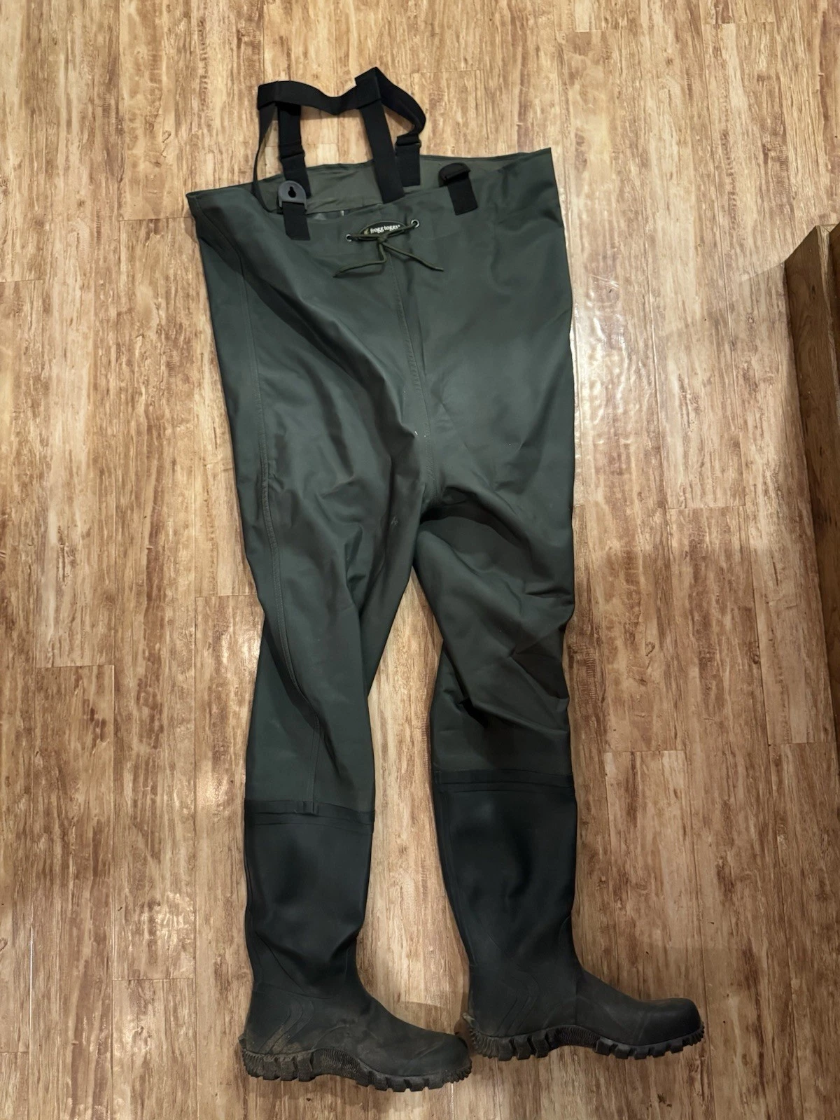 Frogg Toggs Cascades 2 ply rubber B/F Chest Wader Size 13 Cleated Mallard Green