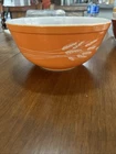 Vintage Pyrex Autumn Harvest Wheat Pattern  2.5 qt Mixing Bowl #403, Brown