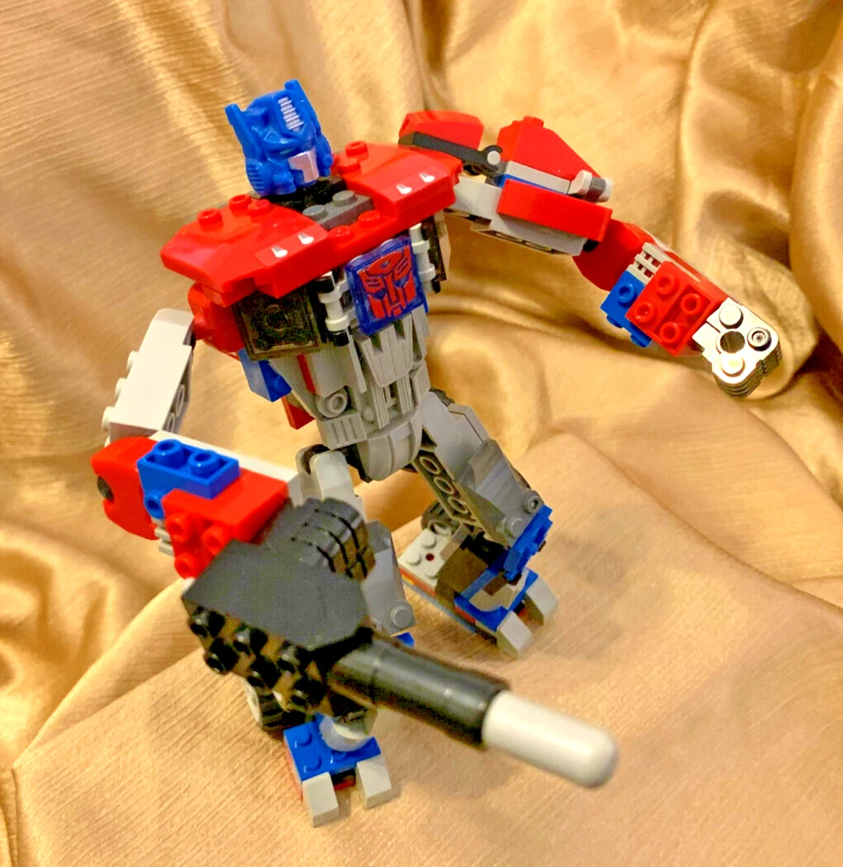 Kre-O 98812 OPTIMUS PRIME BUILD from Battle For Energon - Retired - Excellent - Image 2 of 4